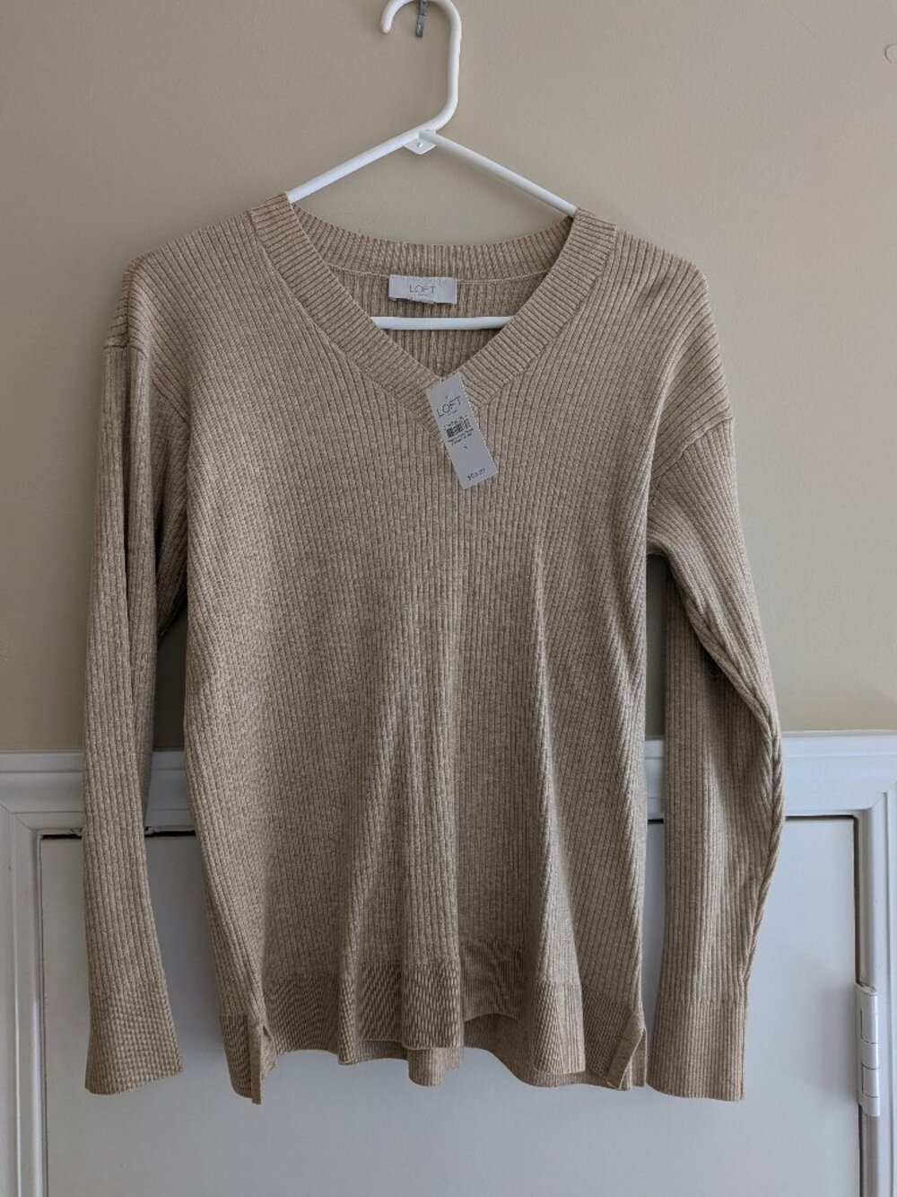 NWT Loft Outlet Ribbed Knit V-neck Long Sleeve Sweater